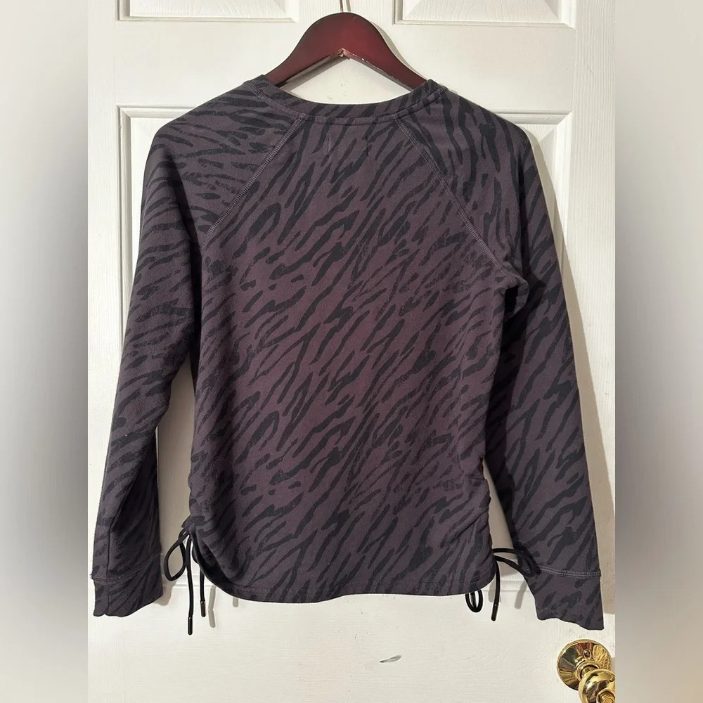 PACT Women’s ORGANIC SM Gray Black Tonal Zebra Cinch Tie Pullover Long Sleeve - Picture 7 of 13
